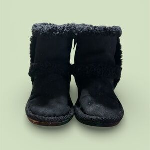 Teeny Toe Faux suede black fur lined boots for toddler